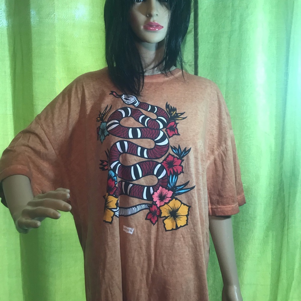 Levi’s unisex snake and flower design shirt